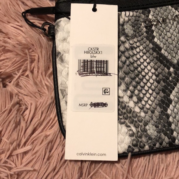NWT Calvin Klein wristlet - Picture 3 of 5